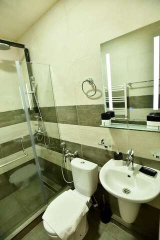 Отель Hotel Vere Tower Тбилиси Улучшенный двухместный номер с 1 кроватью-5